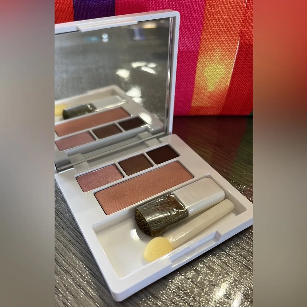 Clinique Shadow-Blush Palette W/Bag 🆕 Day into date-Strawberry Fudge-Pin…